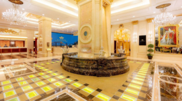 صدمة بيع بملايين الدولارات فندق صيني يقتلع أرضيته الذهبية